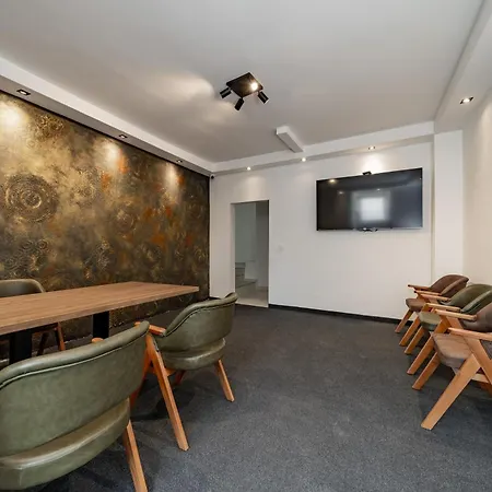 Forty One Belgrade 公寓 *