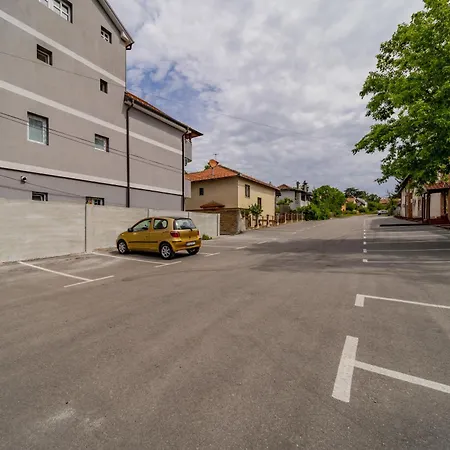 Lägenhet Forty One Belgrade *