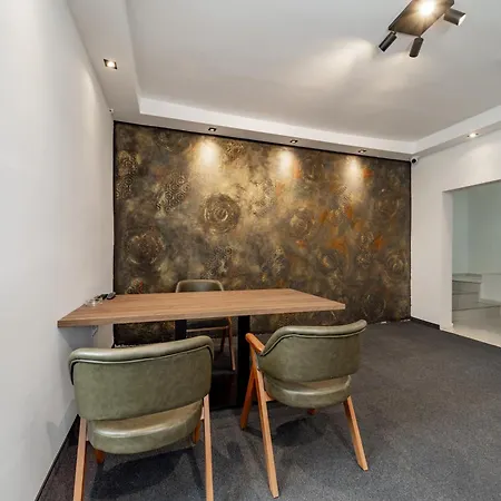 Forty One Belgrade 公寓