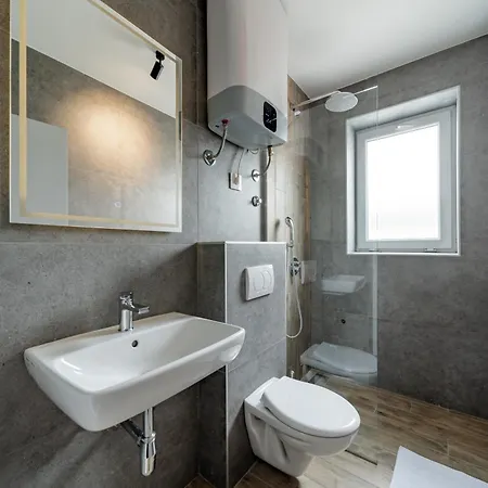 Forty One Belgrade 公寓