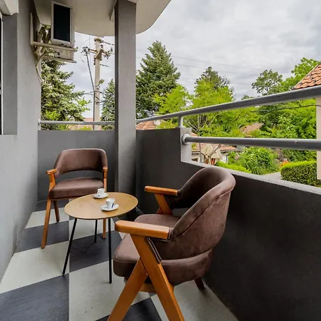 Forty One Belgrade * Voždivac